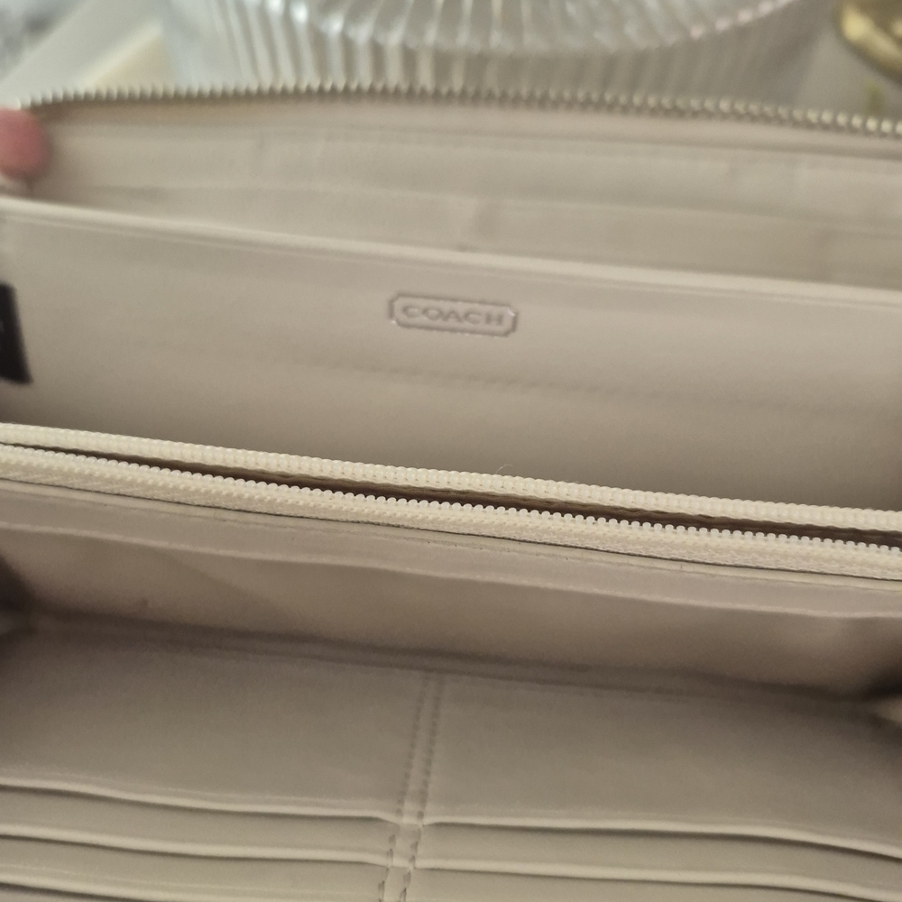 Coach Yellow and Cream Wallet - Picture 8 of 9